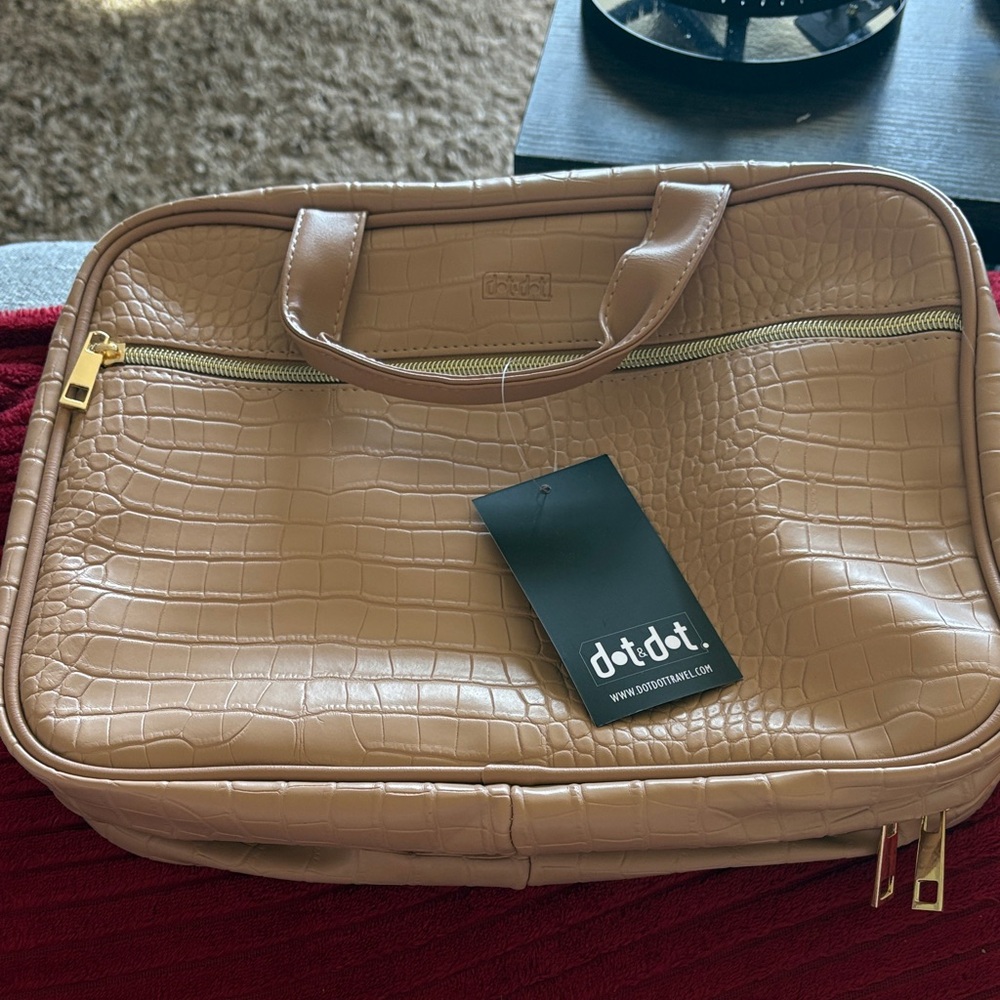 Dot Dot Travel Hanging Toiletry Bag